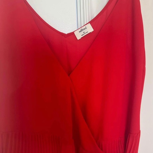 aritzia Wilfred Beaune Mini Dress size M as new. Wrap. Adjusts on the body - Picture 2 of 3